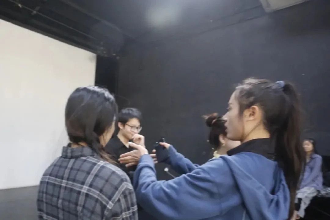 We'll talk in front of Cocoon. - We'll record "I" with the P4. - P4 Theater