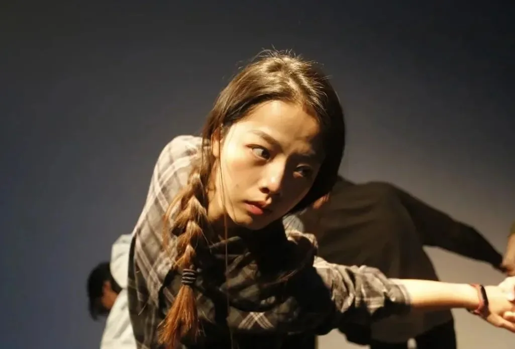 《Cocoon House》 （ ）--P4 Theater ""