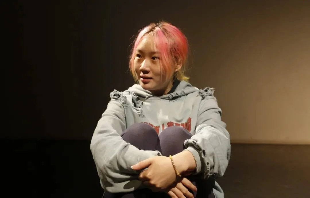 《Cocoon House》 （ ）--P4 Theater ""