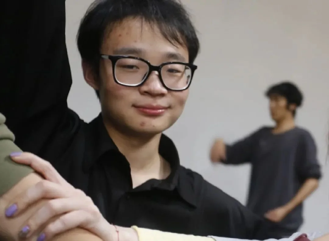 《Cocoon House》 （ ）--P4 Theater ""